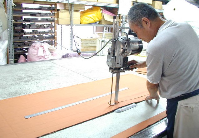 裁断について | 考える縫製工場・布もの工房のスタッフブログ